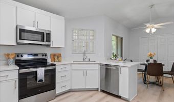 1193 LINKSIDE Ct E, Atlantic Beach, FL 32233