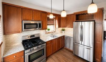 96 W 55TH St, Bayonne, NJ 07002