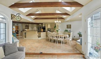 35 Shaw Dr, Bedford, NH 03110
