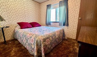 28 W Shore Rd, Babb, MT 59411