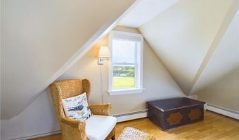 1087 Lakeside Dr, Block Island, RI 02807