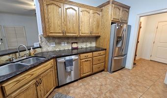 916- B Bronstad Dr, Andrews, TX 79714