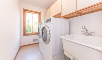 2225 Chaucer Ct, Ann Arbor, MI 48103