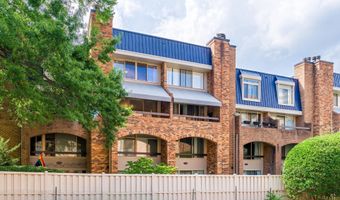 1763 S HAYES St 2, Arlington, VA 22202