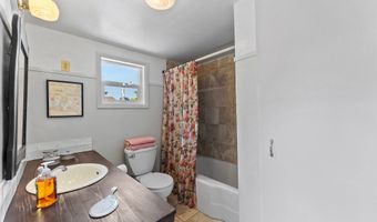 311 MAPLE St, Brookings, OR 97415