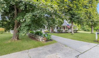 138 Homecrest Ave, North Smithfield, RI 02896