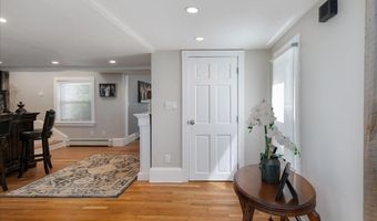 87 Friend St A, Amesbury, MA 01913