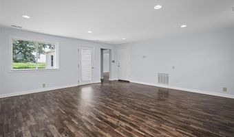 243 Dennison Dr, Ballwin, MO 63021