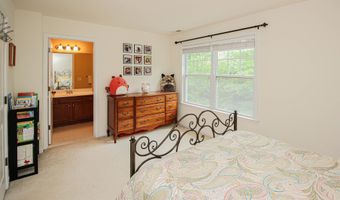 6 Lawrence Ave 6, Danbury, CT 06810
