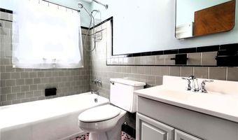 19 Hillside Ave, Newport, RI 02840