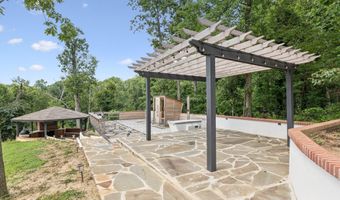 1816 WOODS Rd, Annapolis, MD 21401