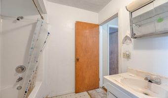 316 S 6th St, Chickasha, OK 73018