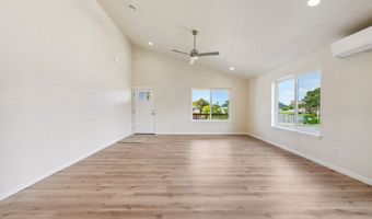 655 11th St, Bandon, OR 97411