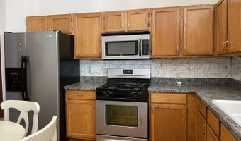 2043 Peach Tree Ln, Algonquin, IL 60102