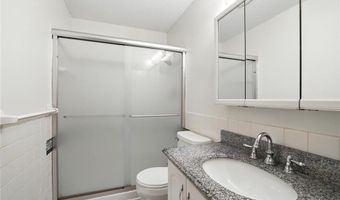 4 Pine Tree Dr 233, Arden Hills, MN 55112