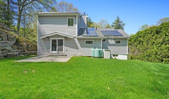 28 Alan Rd, Danbury, CT 06810