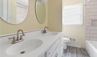 6735 Marlborough Cir S, Atlanta, GA 30349