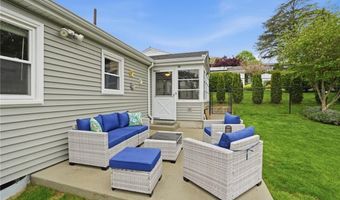 13 Garden Dr, Lincoln, RI 02865
