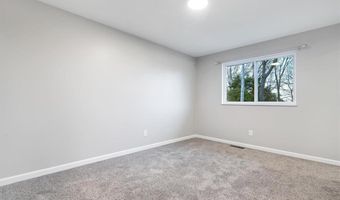 109 Timka Dr, Ballwin, MO 63011