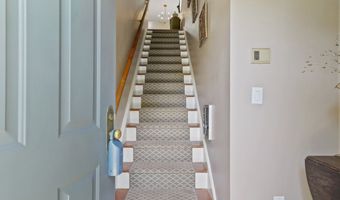 51 Hale Ln 51, Darien, CT 06820