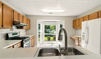 200 Pine Brg, Alpharetta, GA 30022