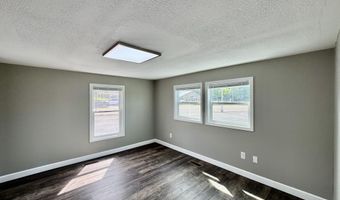 4 Green St, Athens, TN 37303