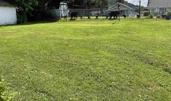 608 COLLEGE St, Barrackville, WV 26559