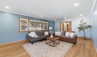 291 W Westwood Dr, Augusta, KS 67010