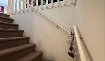 124 Zinnia Dr, Cranston, RI 02920