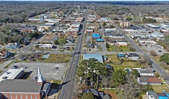309 S Main St, Atmore, AL 36502