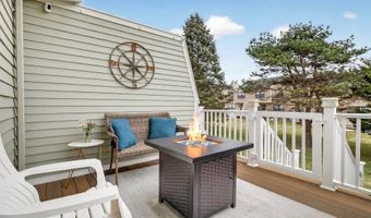 906 Canterbury Ln 906, Colchester, CT 06415