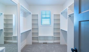926 168th Ter, Basehor, KS 66007