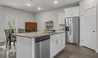 5529 Overland Dr, Biloxi, MS 39532