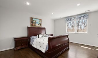 1 LAKE POTOMAC Ct, Potomac, MD 20854