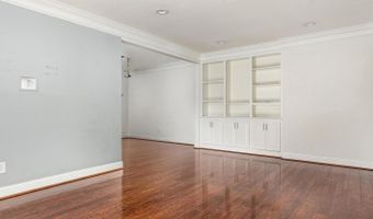 3334 WOODBURN VILLAGE Dr 33, Annandale, VA 22003