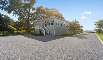 810 S Beach Blvd, Bay St. Louis, MS 39520