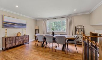 537 Roxbury Rd, Belford, NJ 07718