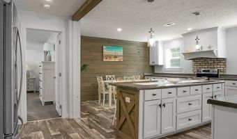 274 Rae Ln, Bonneau, SC 29431