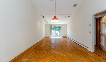 4 Scenery Ln, Johnston, RI 02919
