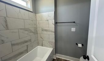 1128 Duke Dr, Bauxite, AR 72011