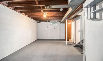 900 Barton Dr, Ann Arbor, MI 48105