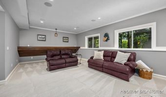 4936 W Village Trl SE, Ada, MI 49301