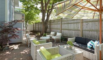 83 John St, Newport, RI 02840