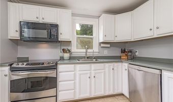 460 Schooner Ave, Jamestown, RI 02835
