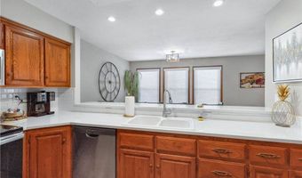 6 Connie Ln, Bella Vista, AR 72715