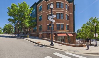 2101 N MONROE St #403, Arlington, VA 22207