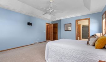512 W ROLLING MEADOWS Ln, Appleton, WI 54913