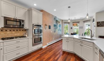 490 Arlington Ave S, Bayville, NJ 08721