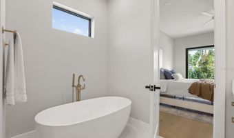 1326 W NEW HAMPSHIRE St, Orlando, FL 32804
