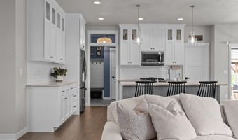 W5553 HOELZEL Way, Appleton, WI 54915